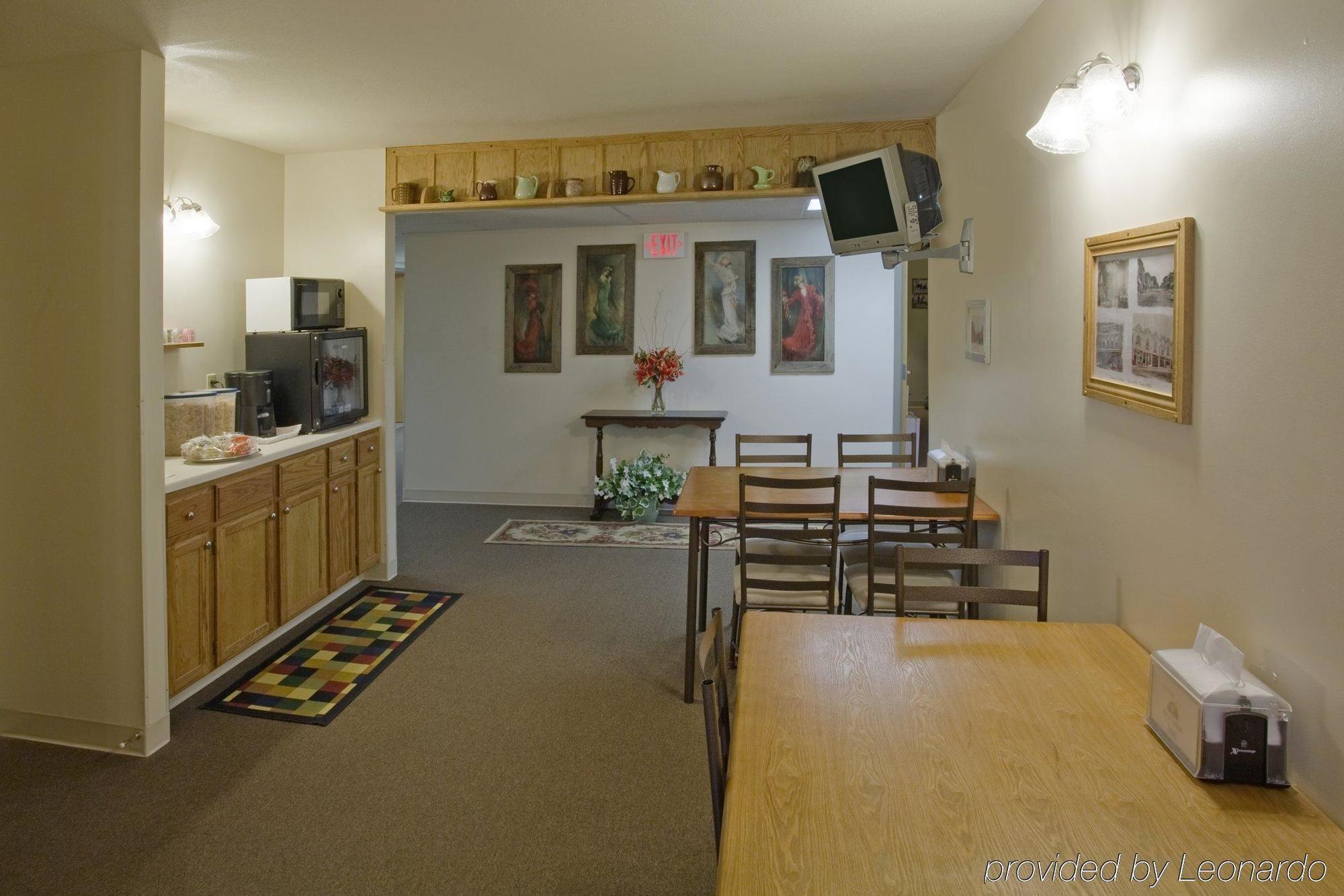 Simple Rewards Inn Shelbina Restaurant billede